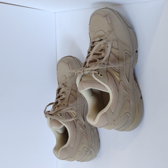 Vionic Women's Walker Classic Taupe size 8.5. - Picture 3 of 12